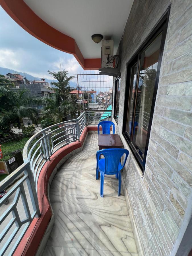 Hotel Donosti Pokhara Buitenkant foto