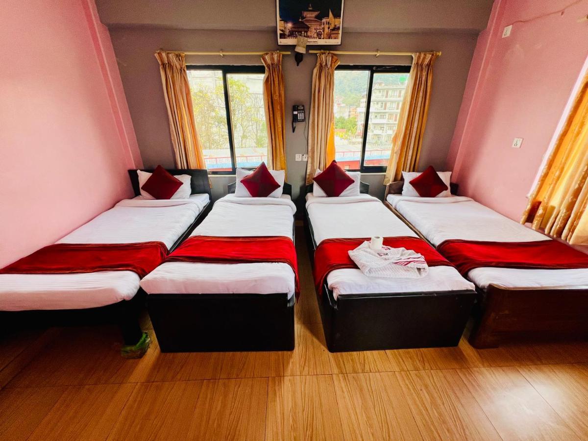 Hotel Donosti Pokhara Buitenkant foto