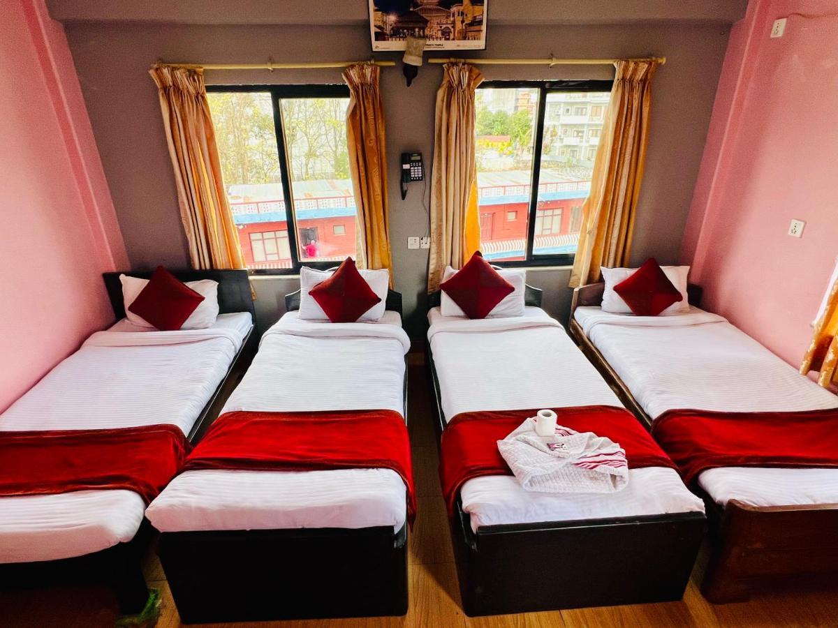 Hotel Donosti Pokhara Buitenkant foto
