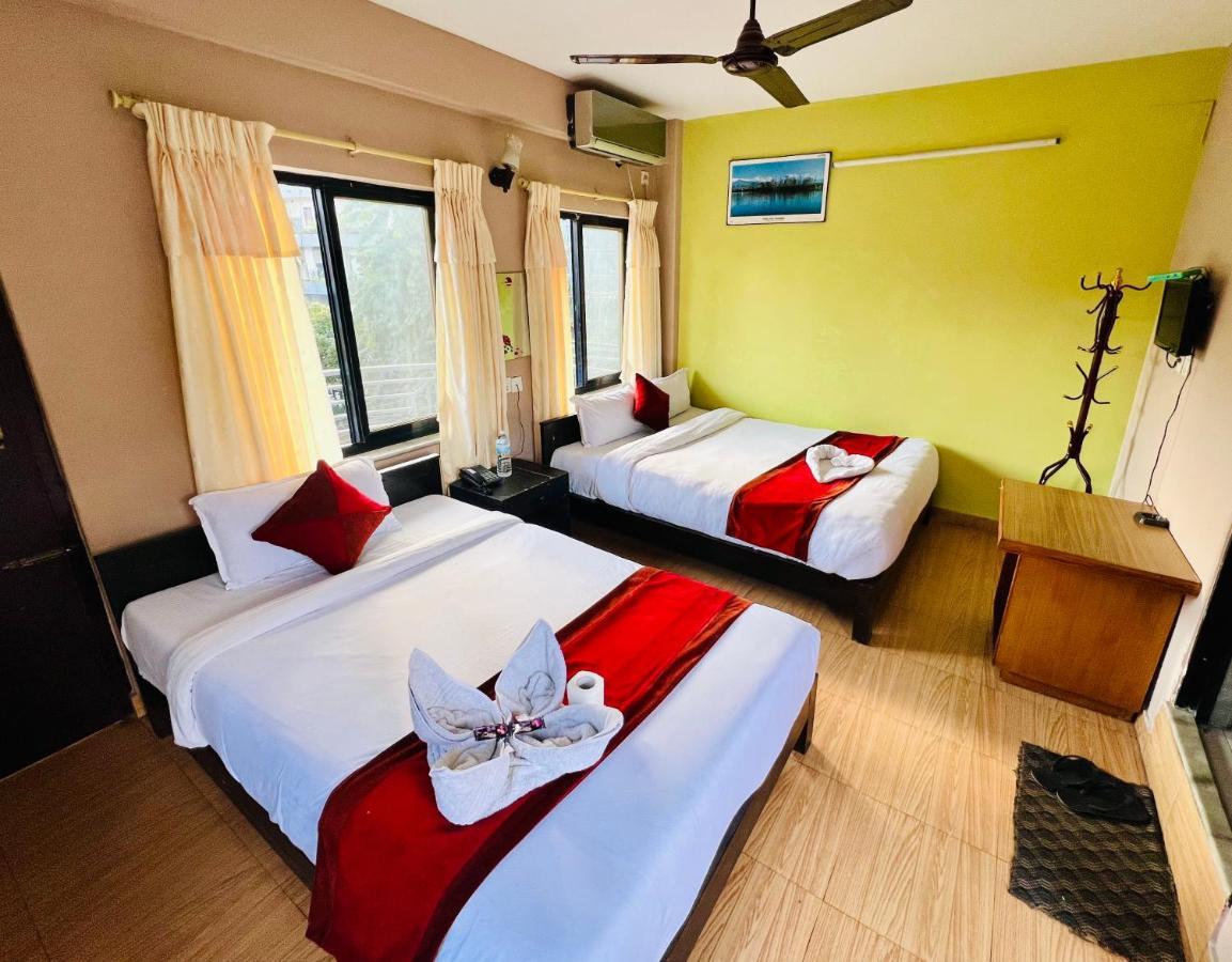 Hotel Donosti Pokhara Buitenkant foto