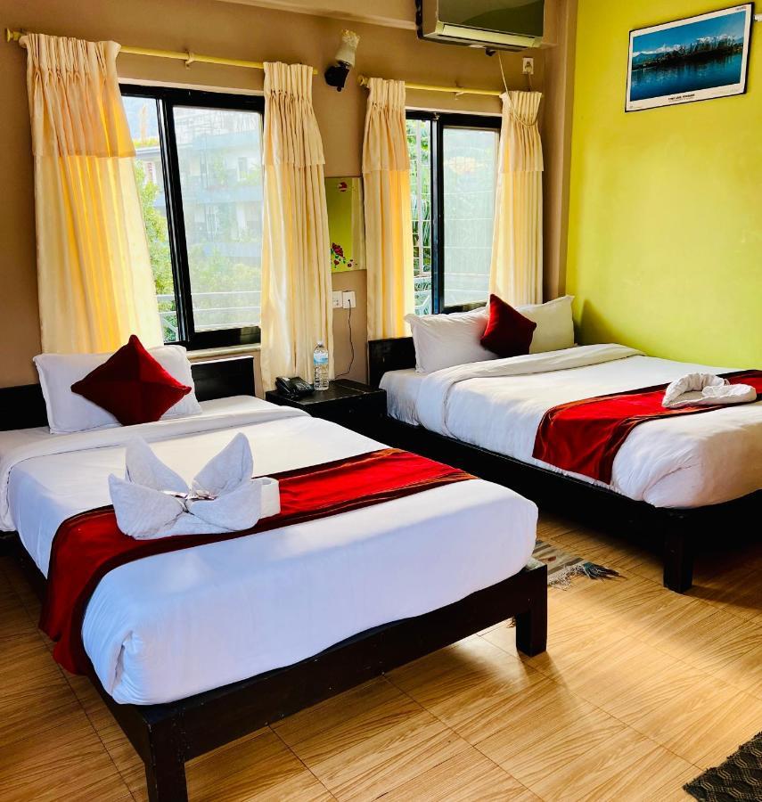 Hotel Donosti Pokhara Buitenkant foto