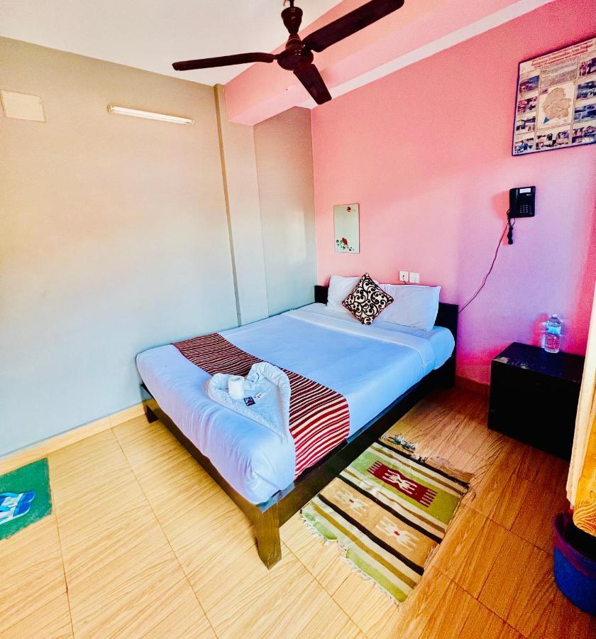 Hotel Donosti Pokhara Buitenkant foto